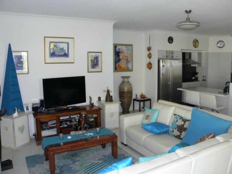 19 Alexander Drive, Moore Park Beach QLD 4670