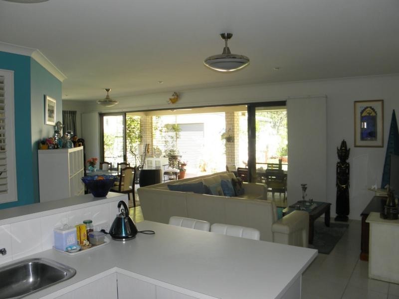 19 Alexander Drive, Moore Park Beach QLD 4670