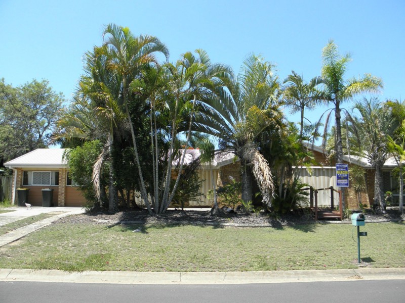 10 Oak Street, Moore Park Beach QLD 4670