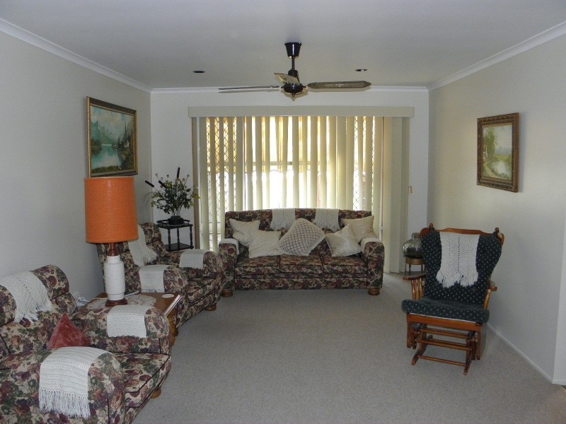 10 Oak Street, Moore Park Beach QLD 4670
