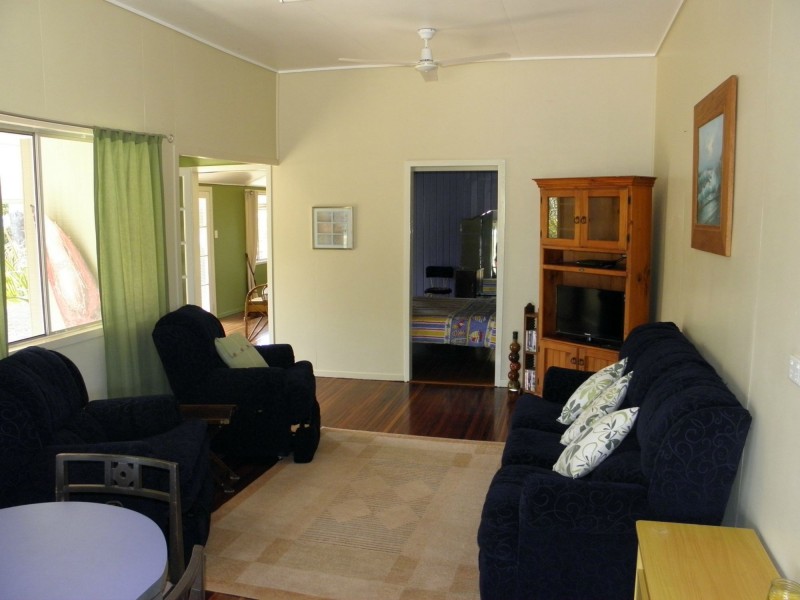 3 Hibiscus Avenue, Moore Park Beach QLD 4670