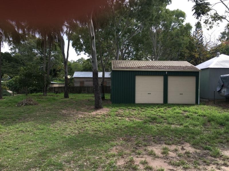 8 Holzberger Street, Moore Park Beach QLD 4670