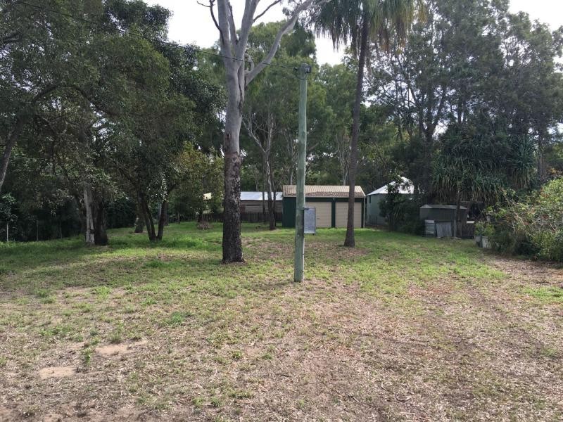 8 Holzberger Street, Moore Park Beach QLD 4670