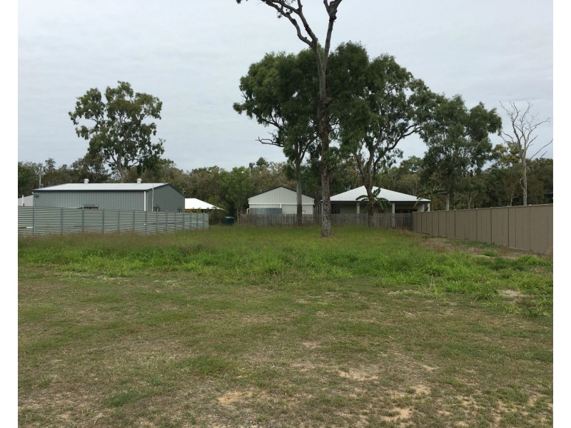 10 Castle Court, Moore Park Beach QLD 4670