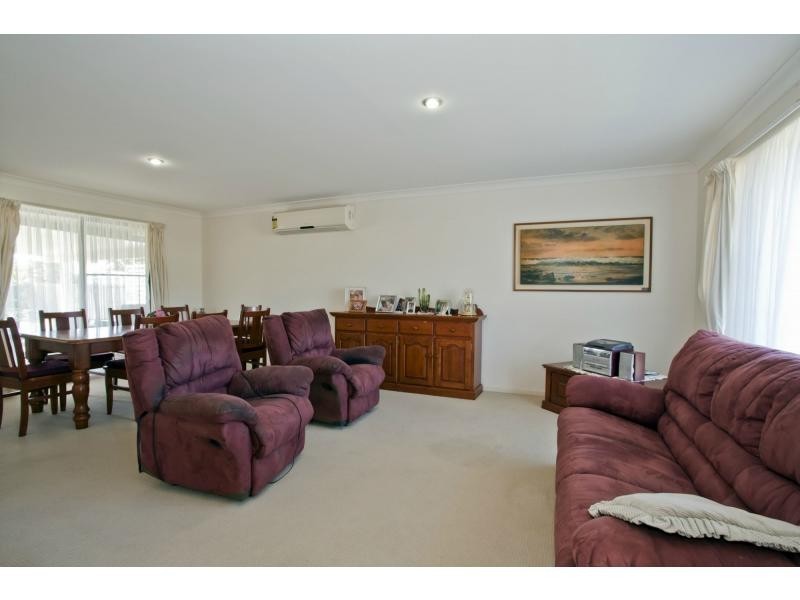 2 Alexander Drive, Moore Park Beach QLD 4670