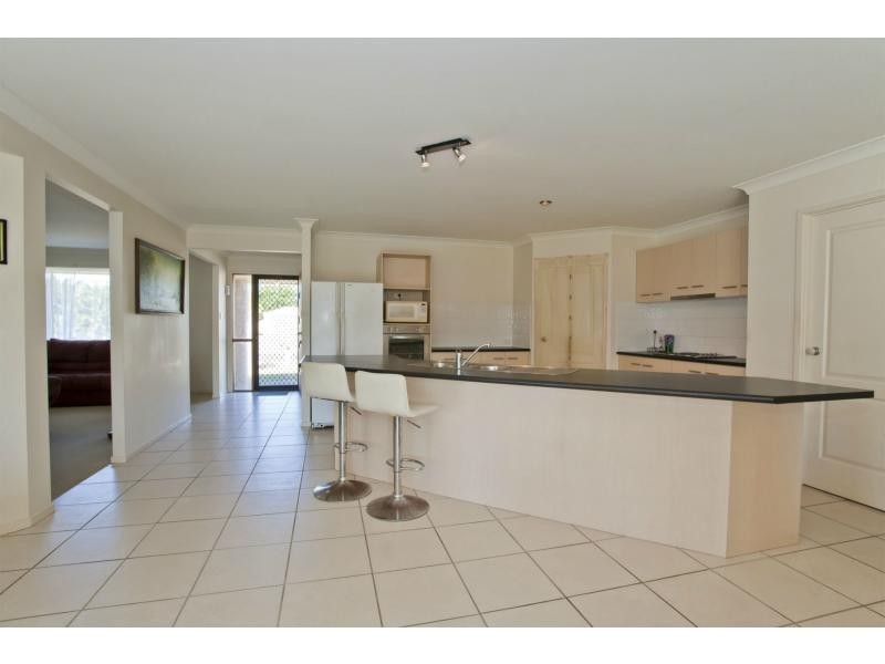 2 Alexander Drive, Moore Park Beach QLD 4670