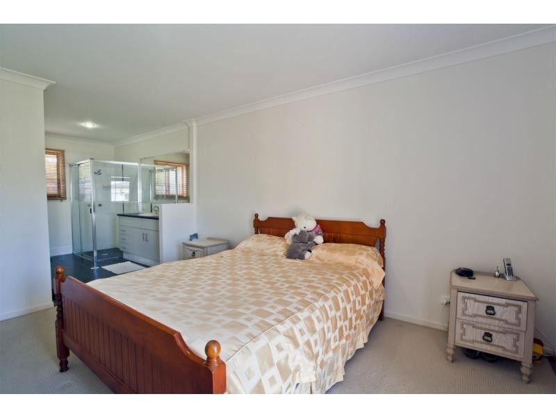 2 Alexander Drive, Moore Park Beach QLD 4670