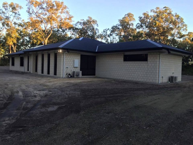 33 Hannah Ct, Moore Park Beach QLD 4670