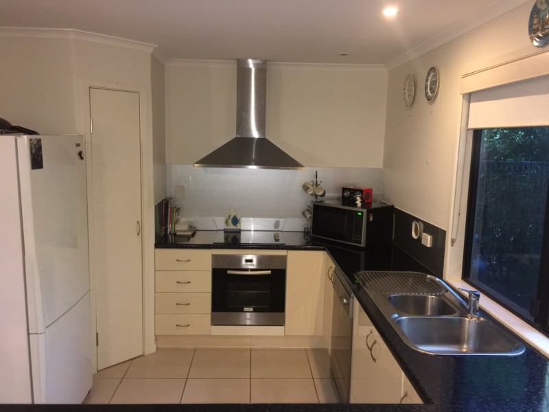 2/4A Kentia Ave, Moore Park Beach QLD 4670