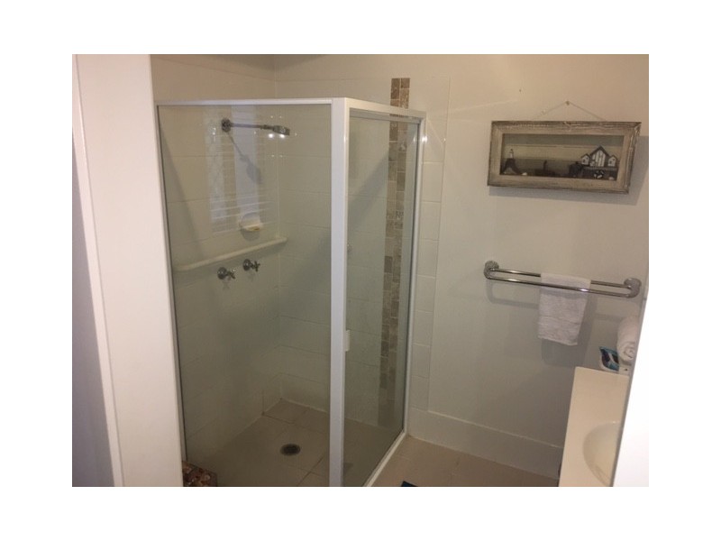 2/4A Kentia Ave, Moore Park Beach QLD 4670