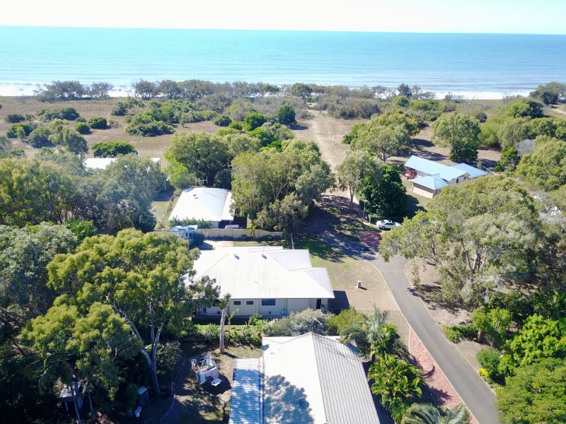 1 Kurrawa Ct, Moore Park Beach QLD 4670