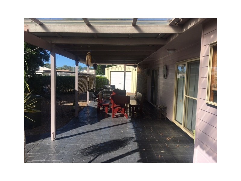 11 Olive Dr, Moore Park Beach QLD 4670