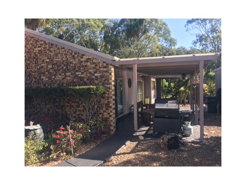 11 Olive Dr, Moore Park Beach QLD 4670