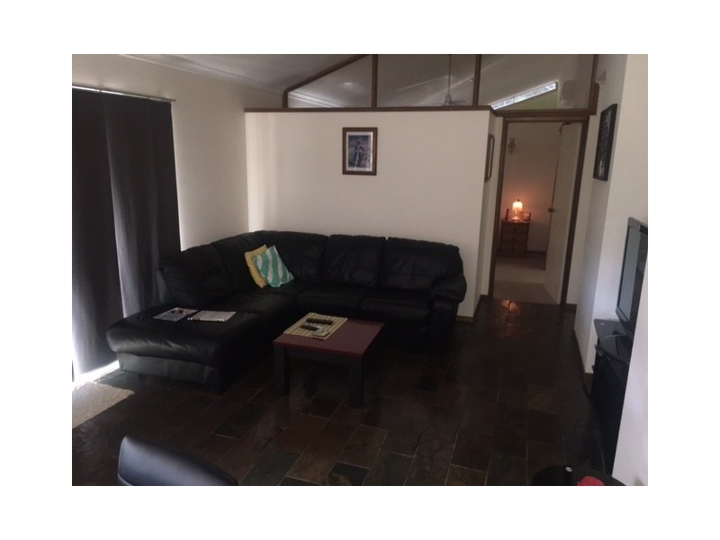 11 Olive Dr, Moore Park Beach QLD 4670