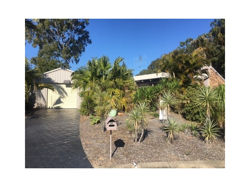 11 Olive Dr, Moore Park Beach QLD 4670