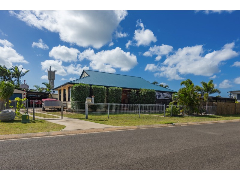 12 Alexander Drive, Moore Park Beach QLD 4670