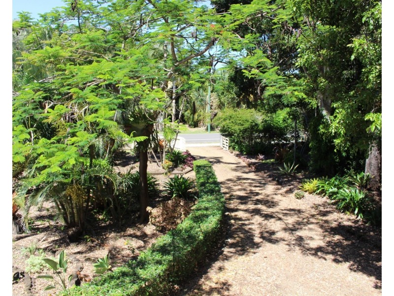 Moore Park Beach QLD 4670