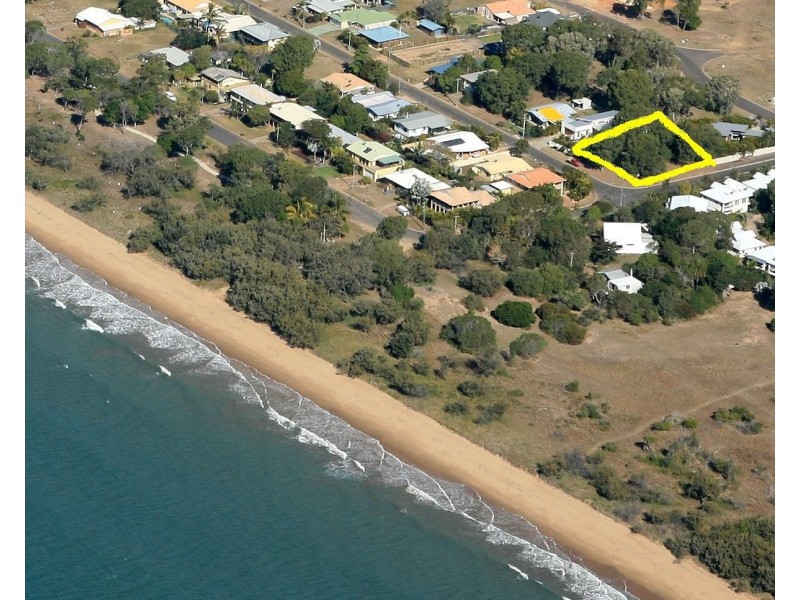 35 Palm Court, Moore Park Beach QLD 4670