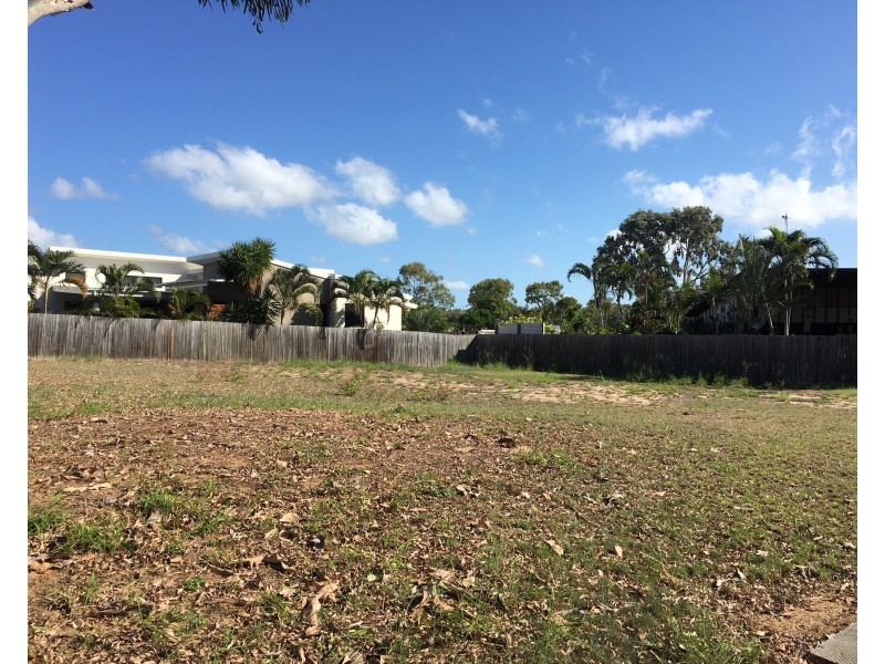 35 Palm Court, Moore Park Beach QLD 4670
