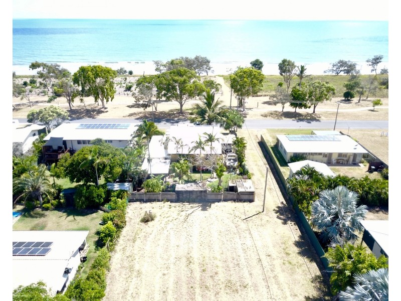 18 Palm Court, Moore Park Beach QLD 4670