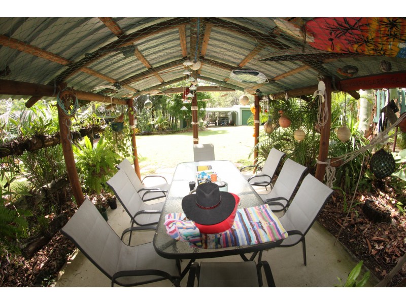 20 Woodlands Lane, Moore Park Beach QLD 4670