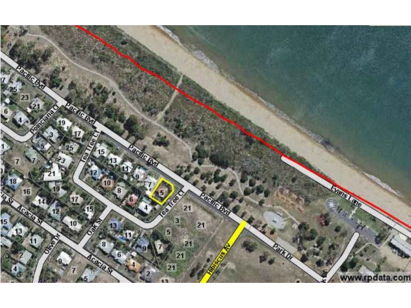 5 Pacific Bvd, Moore Park Beach QLD 4670