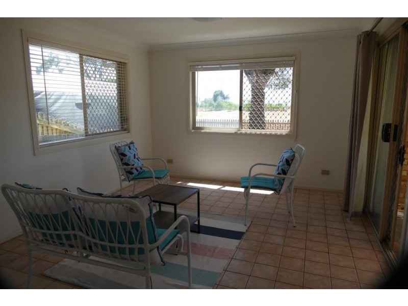 5 Pacific Bvd, Moore Park Beach QLD 4670