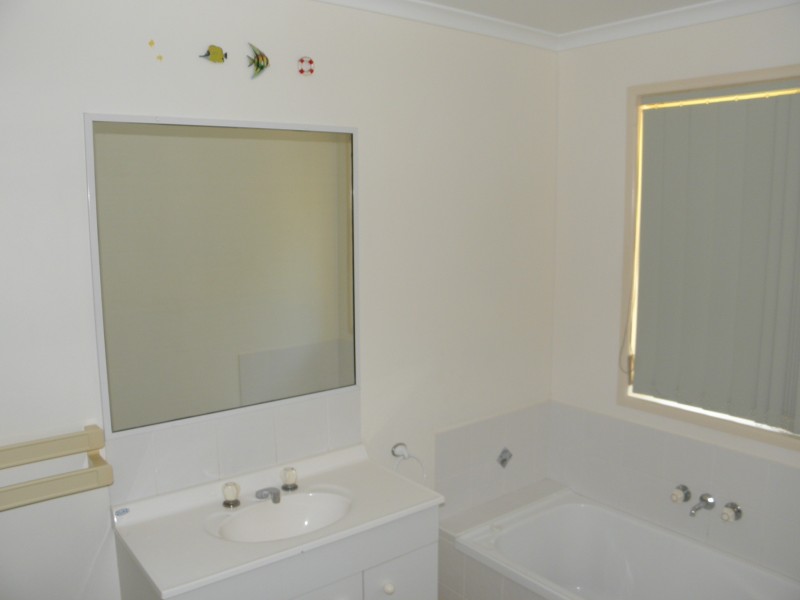 20 Moore Park Rd, Moore Park Beach QLD 4670