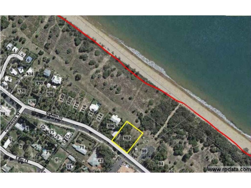 102 Sylvan Dr, Moore Park Beach QLD 4670