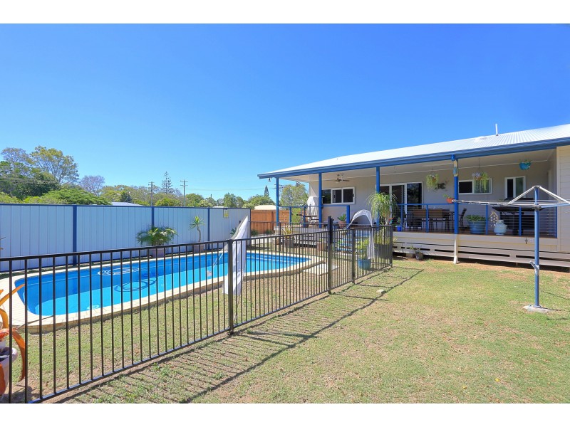 42 Moore Park Rd, Moore Park Beach QLD 4670