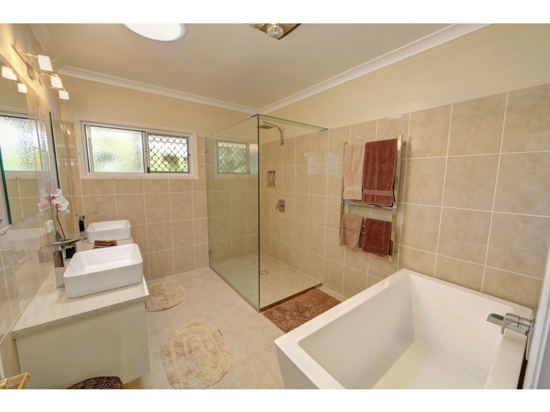 42 Moore Park Rd, Moore Park Beach QLD 4670