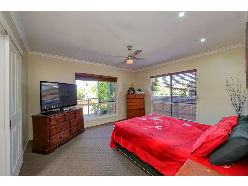 42 Moore Park Rd, Moore Park Beach QLD 4670