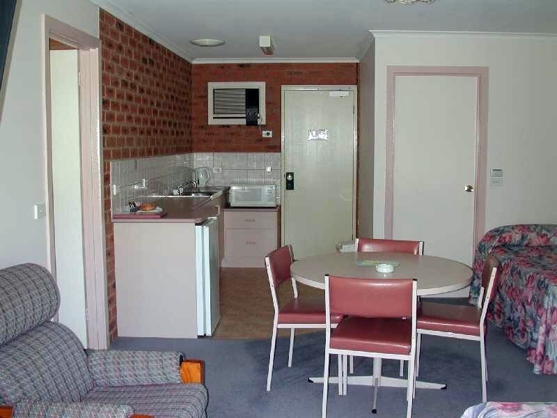 7 Banker Street, Barooga NSW 3644