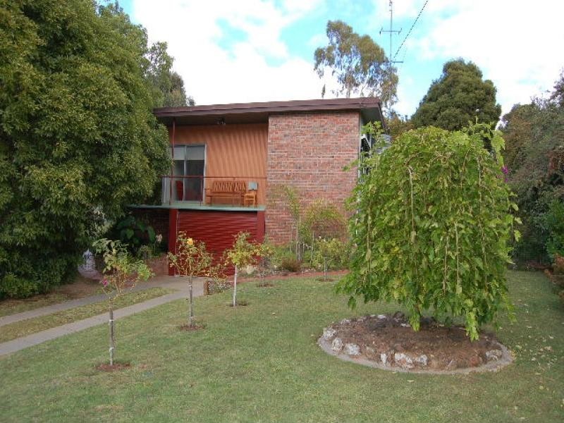 15 Hughes Street, Barooga NSW 3644