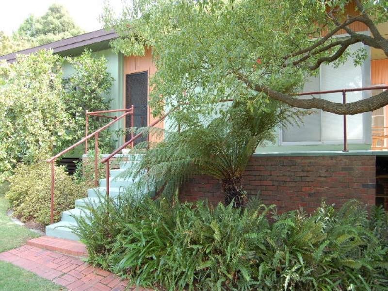 15 Hughes Street, Barooga NSW 3644