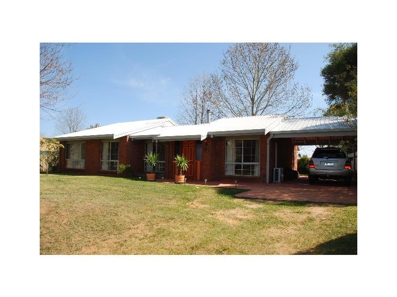 12 Brooks Avenue, Barooga NSW 3644