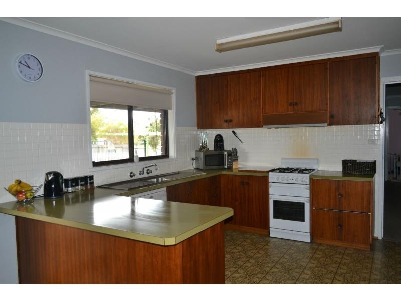 38 Kamarooka Street, Barooga VIC 3644