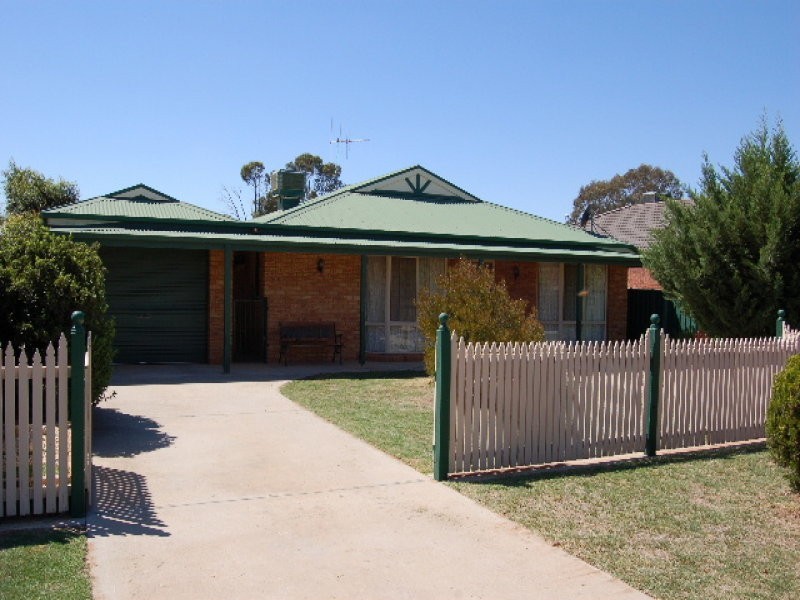 32 Wiruna Street, Barooga NSW 3644