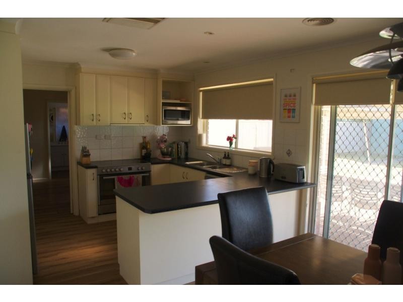 11 Toms Drive, Cobram VIC 3644