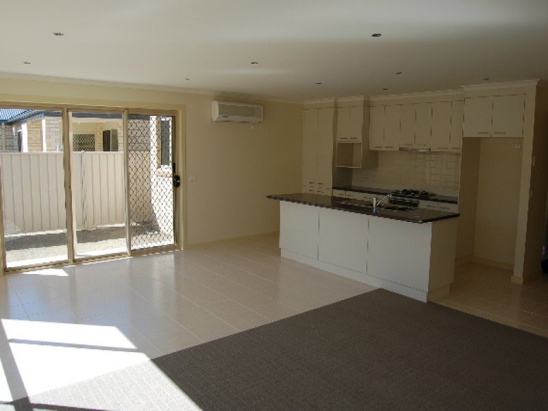 2/13 William Street, Cobram VIC 3644
