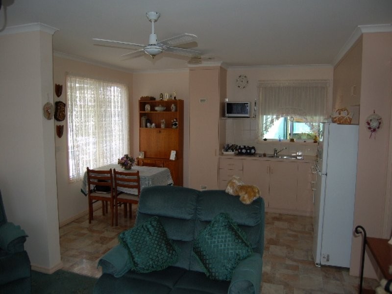 8 Oasis Drive, Oasis Village, Cobram VIC 3644