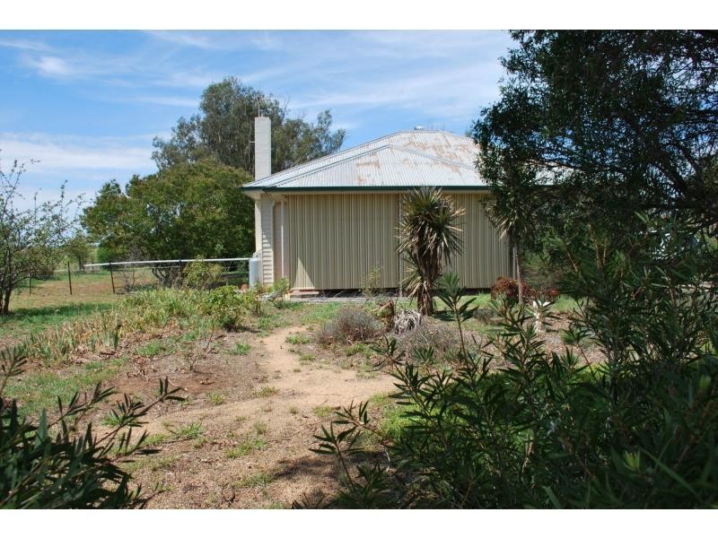 1 Beek Street, Katamatite VIC 3649