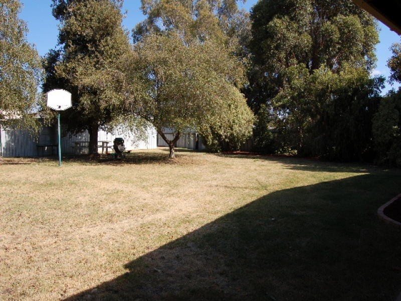 17 Kamarooka Street, Barooga NSW 3644