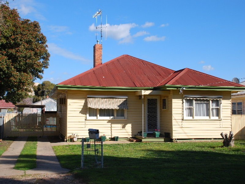 6 Lisfarron Avenue, Cobram VIC 3644