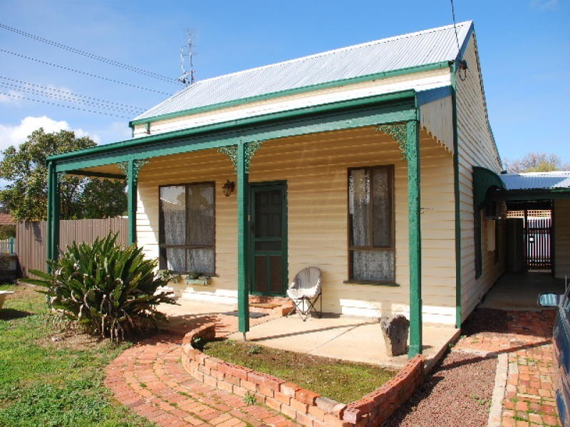 2 Oak Street, Cobram VIC 3644