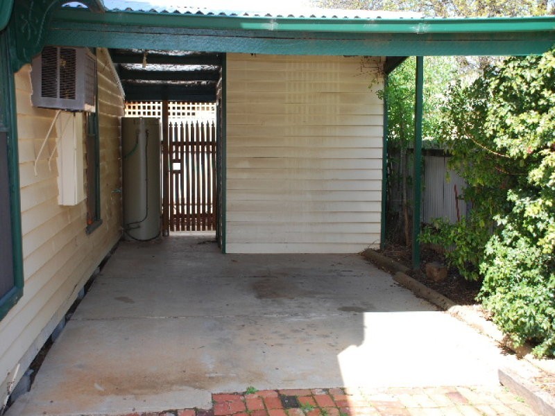 2 Oak Street, Cobram VIC 3644