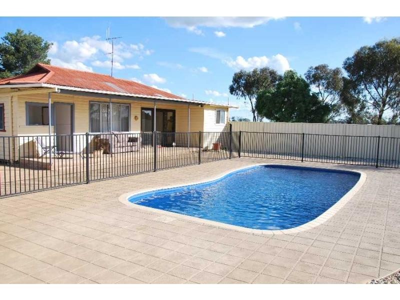 36 Montgomery Road, Yarroweyah VIC 3644