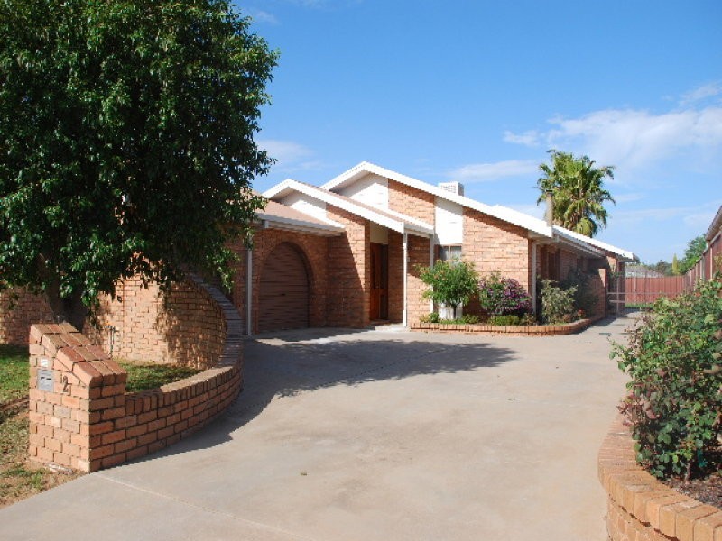 2 Apricot Circuit, Cobram VIC 3644