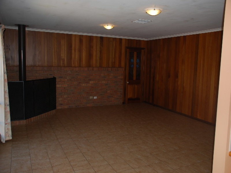 2 Apricot Circuit, Cobram VIC 3644