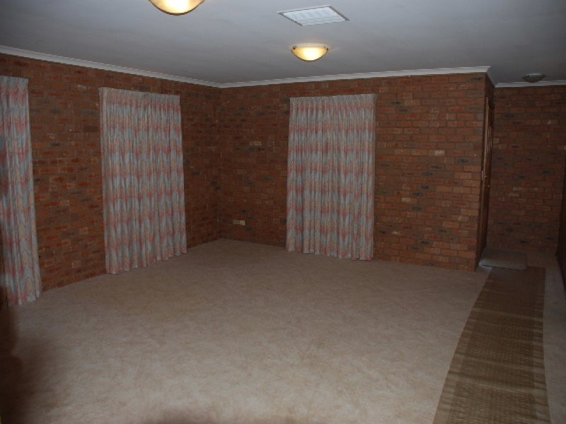 2 Apricot Circuit, Cobram VIC 3644